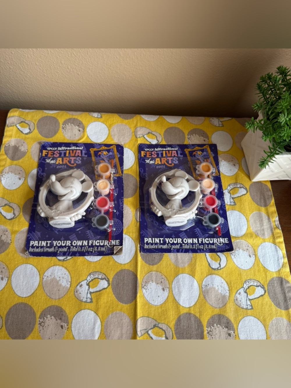 Disney Epcot Festival of the Arts paint your own Mickey Mouse figurine set of 2